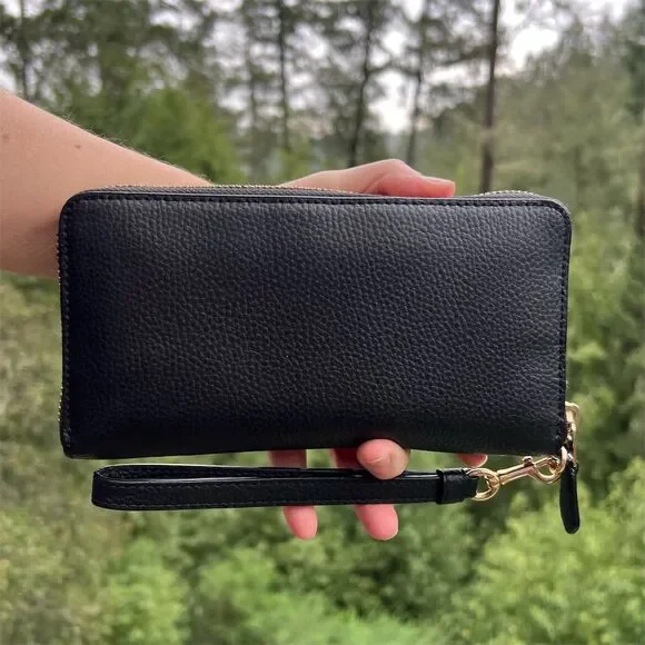 COACH Black Leather Phone Wallet Wristlet w Gold Hardware AUTHENTIC - Picture 2 of 8